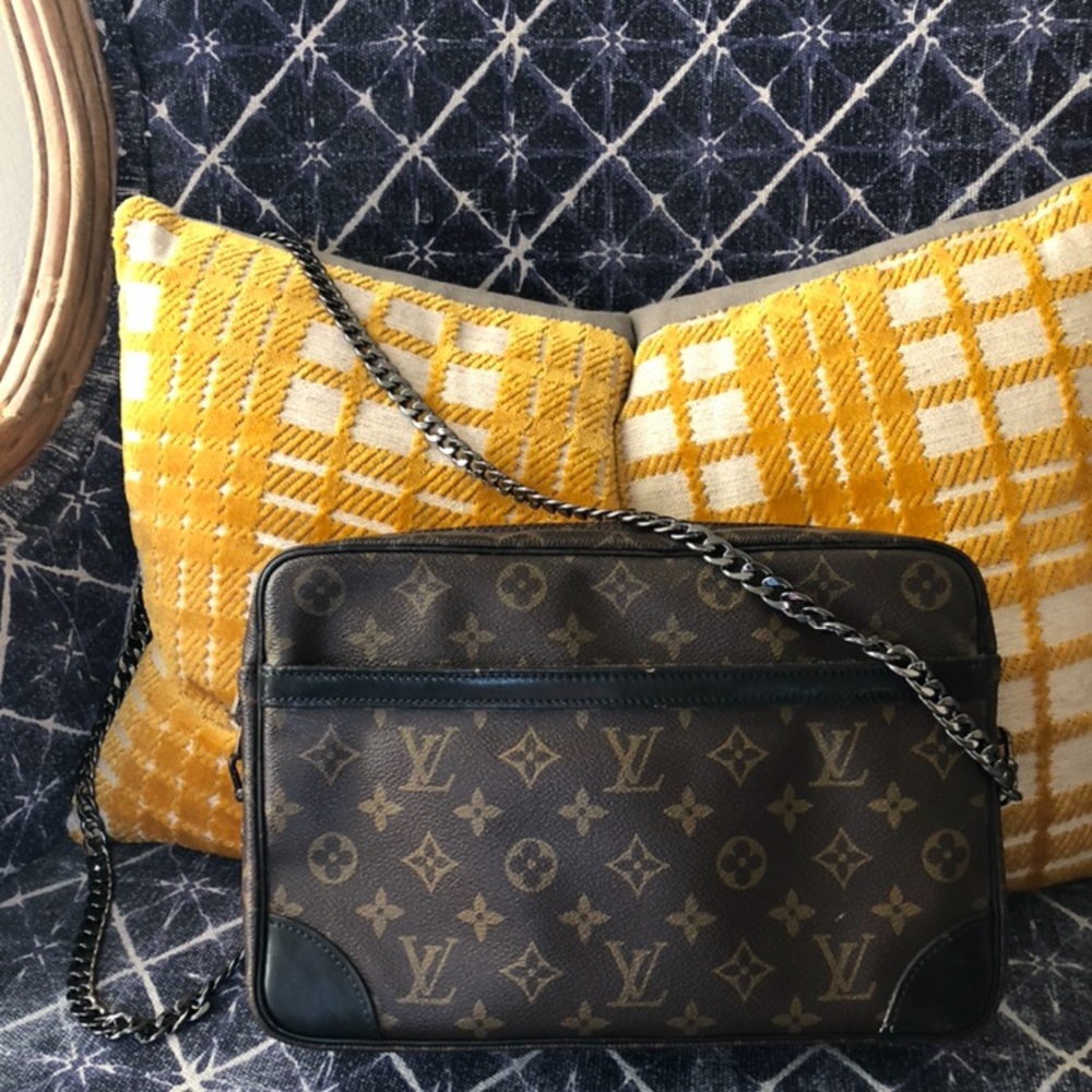 AUTHENTIC Vintage Louis Vuitton Crossbody